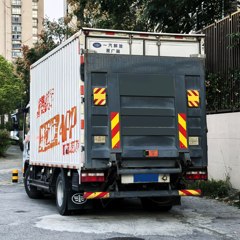 Elevador de cola de camión