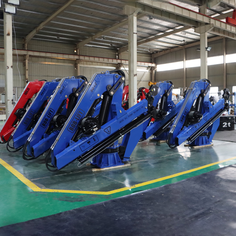 Grúa marina con pluma articulada de 4 toneladas