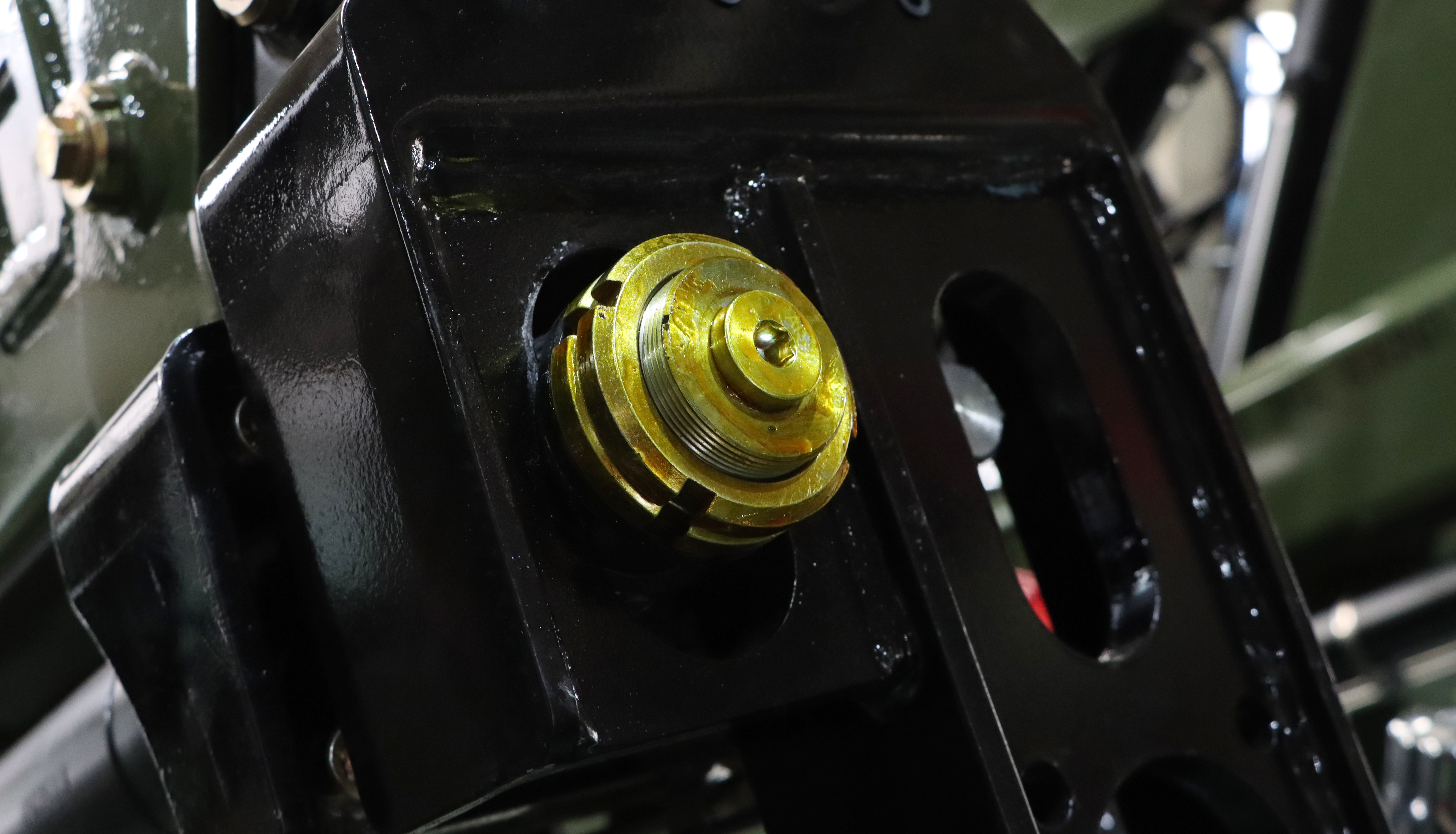 Grúa montada sobre camión con pluma articulada de 3,2 toneladas