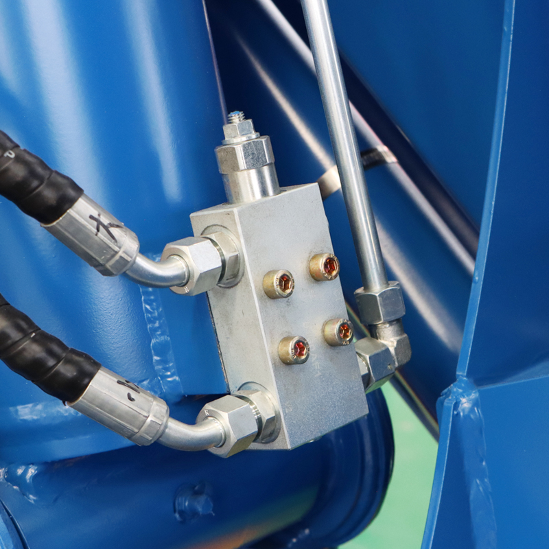 Grúa montada sobre camión con pluma articulada de 5 toneladas