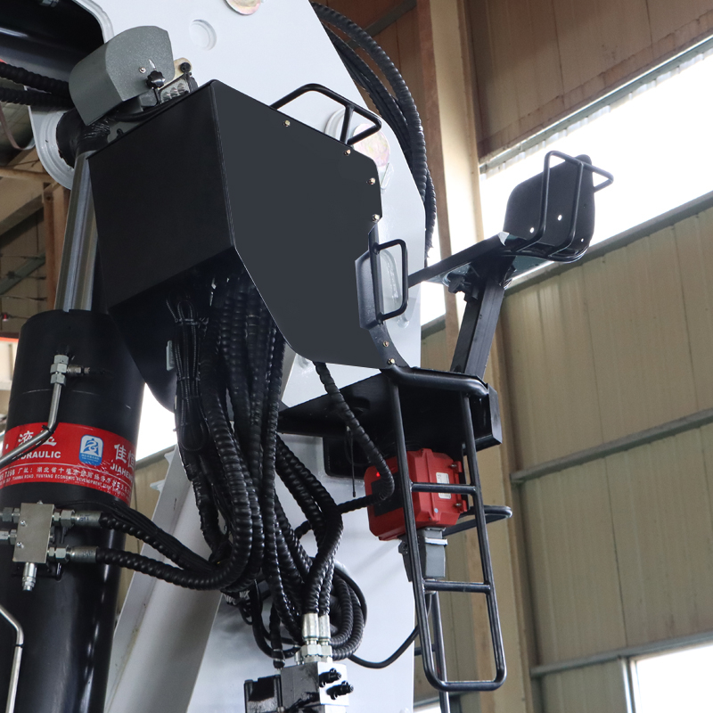 Grúa marina con pluma articulada de 25 toneladas