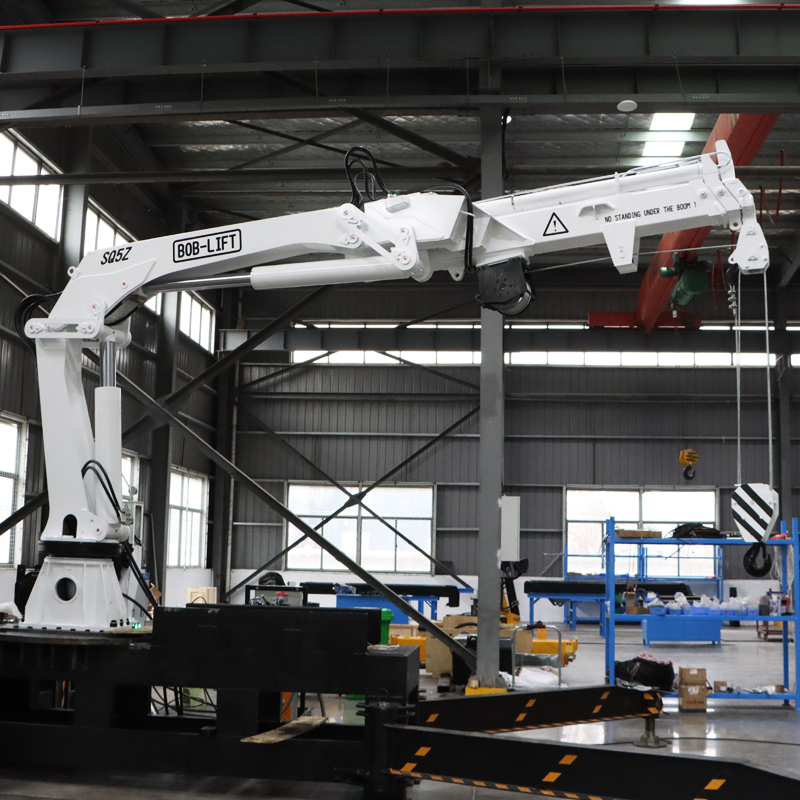 Grúa marina con pluma articulada de 5 toneladas