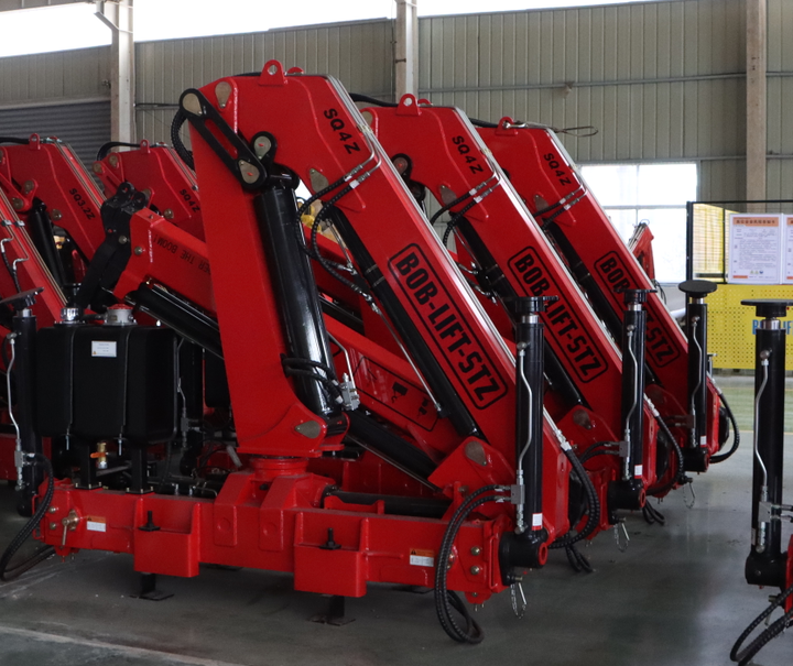 Grúa marina con pluma articulada de 4 toneladas