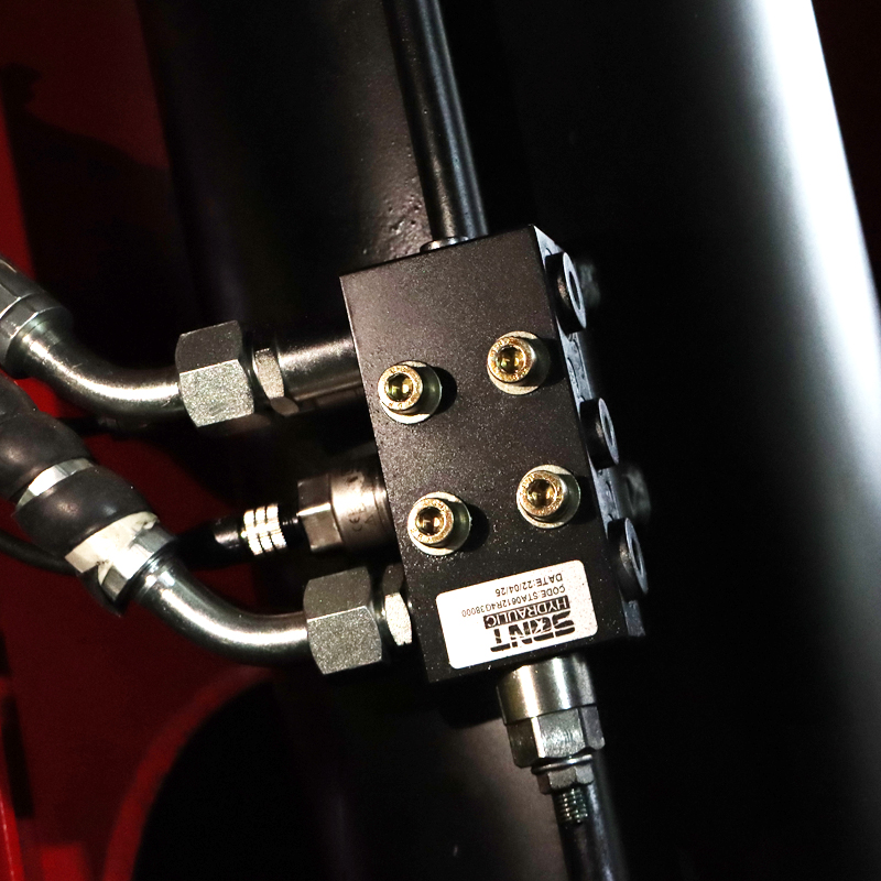 Grúa montada sobre camión con pluma articulada de 10 toneladas