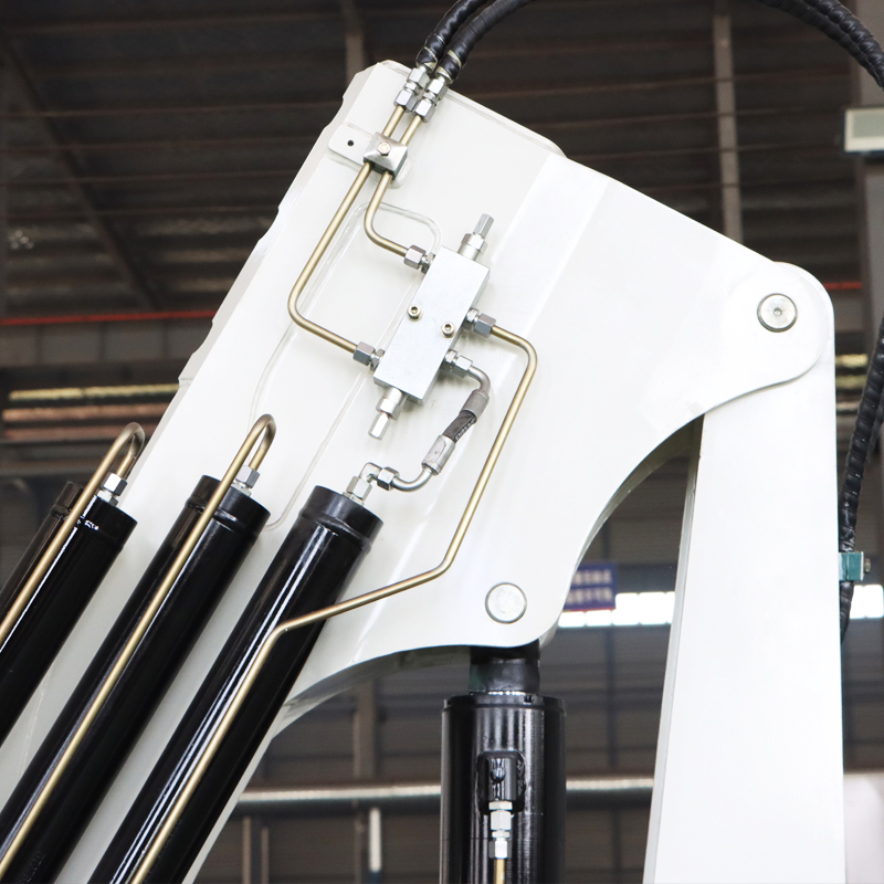 Grúa montada sobre camión con pluma articulada de 2 toneladas