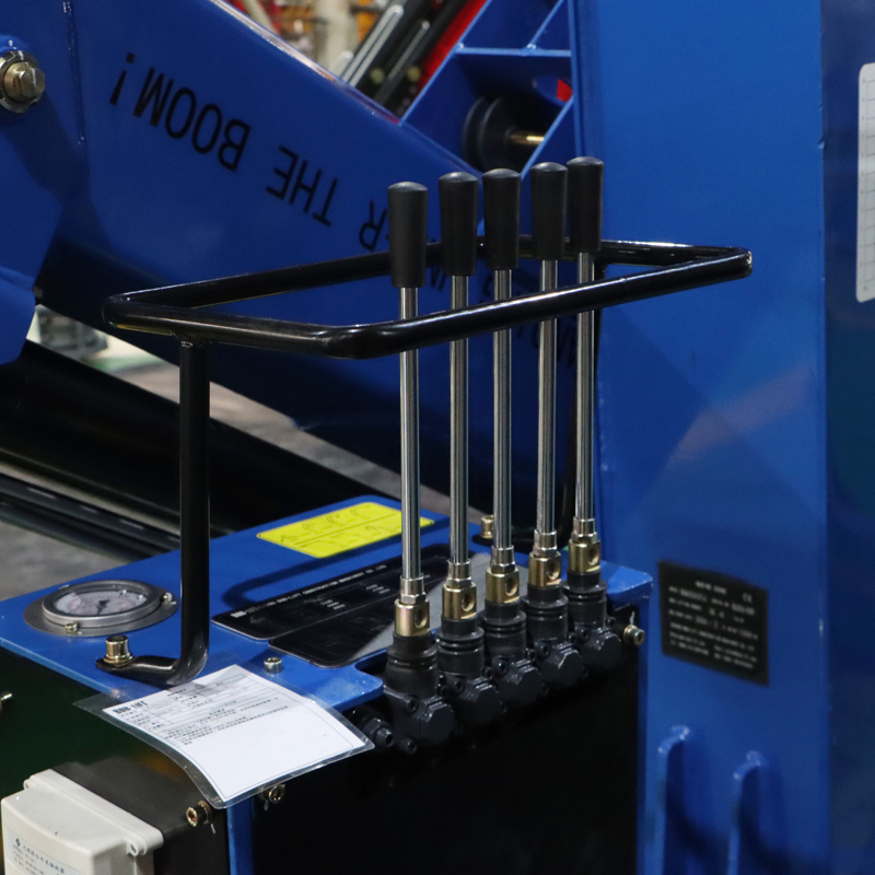 Grúa marina con pluma articulada de 4 toneladas