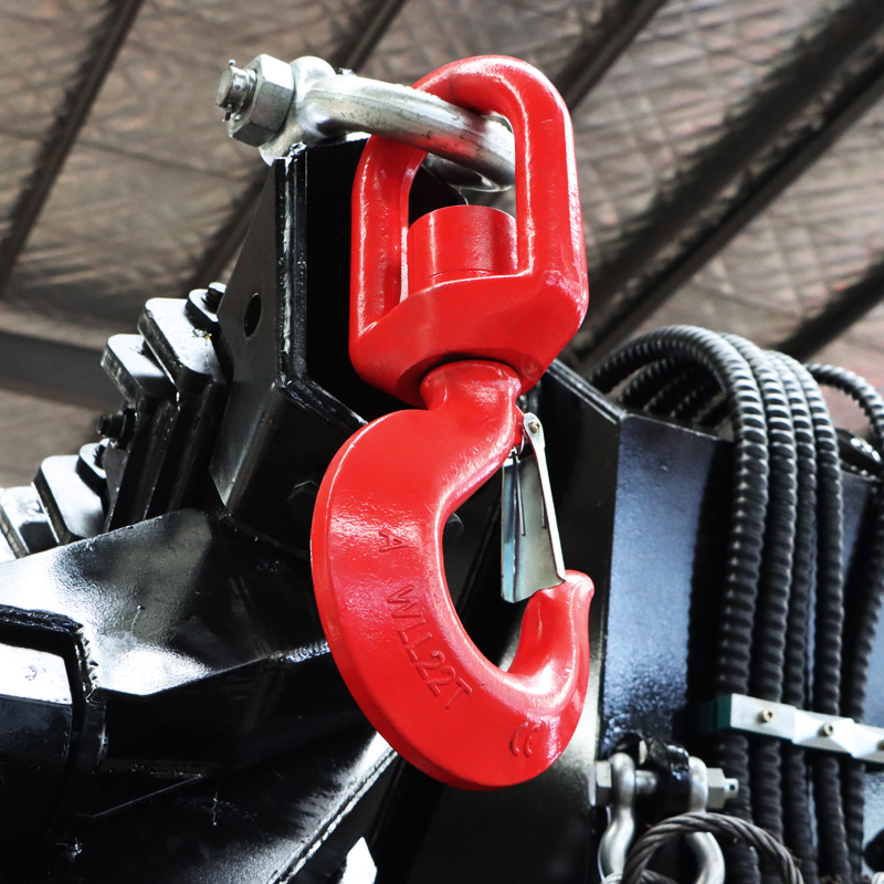 Grúa montada sobre camión con pluma articulada de 25 toneladas