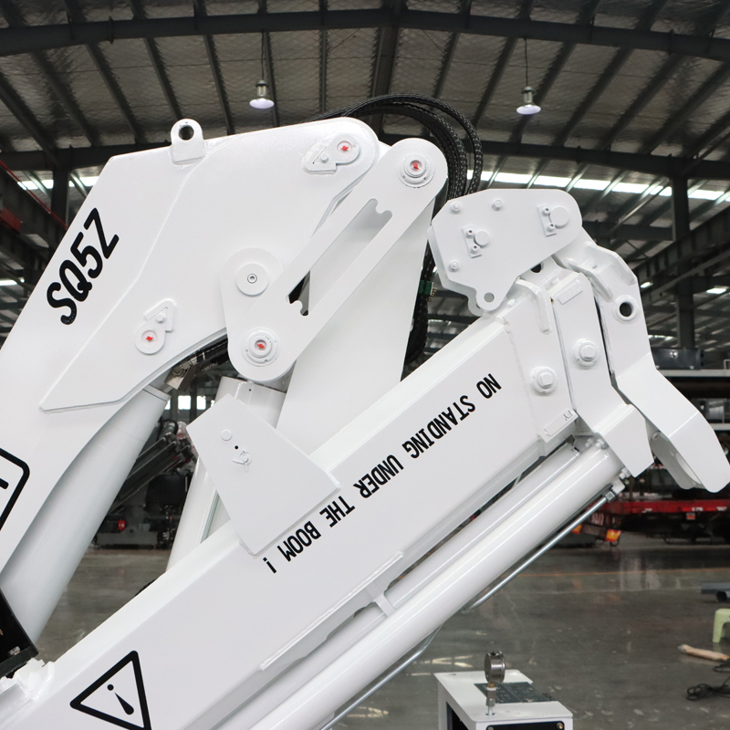 Grúa marina con pluma articulada de 5 toneladas