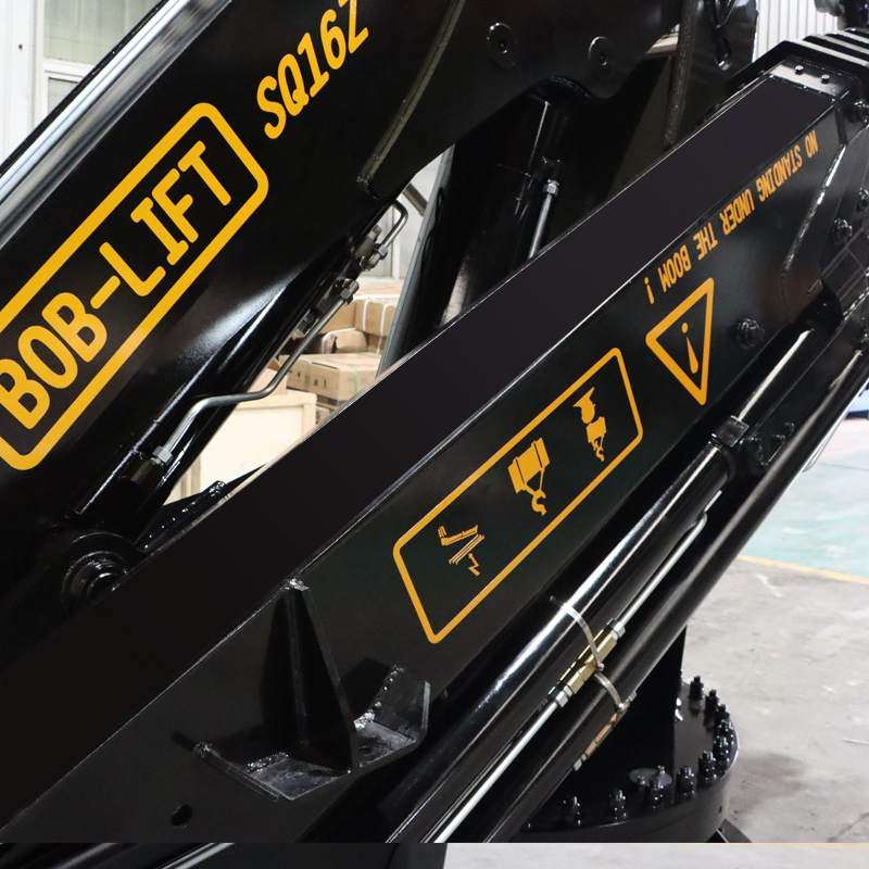 Grúa marina con pluma articulada de 16 toneladas